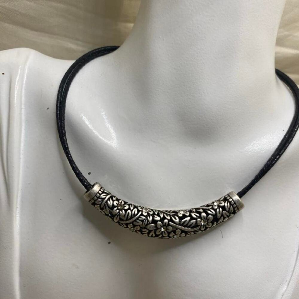 Vintage Lia Sophia Silver Floral Crystal Tube Necklace Black Cord Y2K